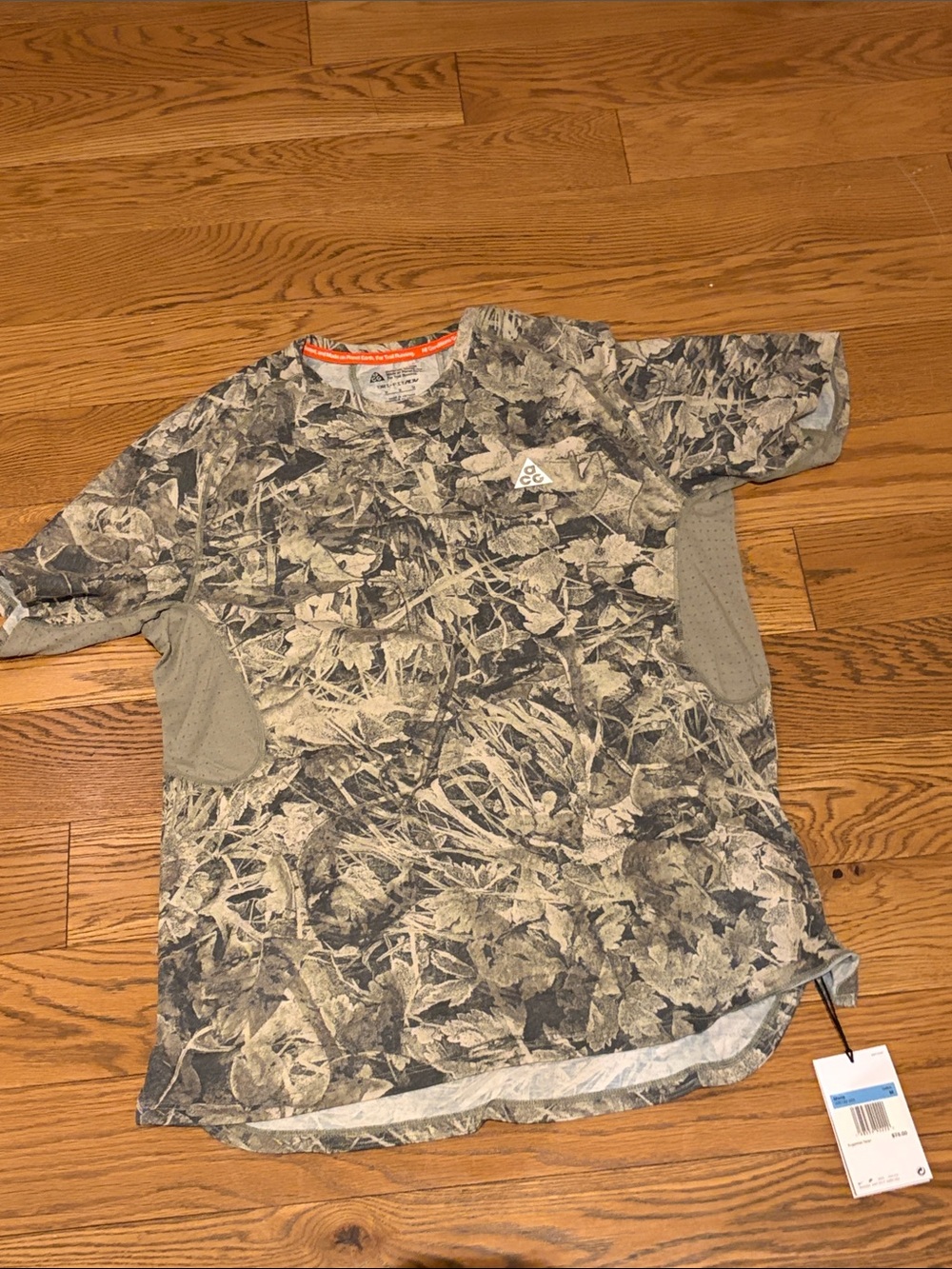 Nike ACG mens' Gray Camo Short Sleeve Tee with Olive Panels